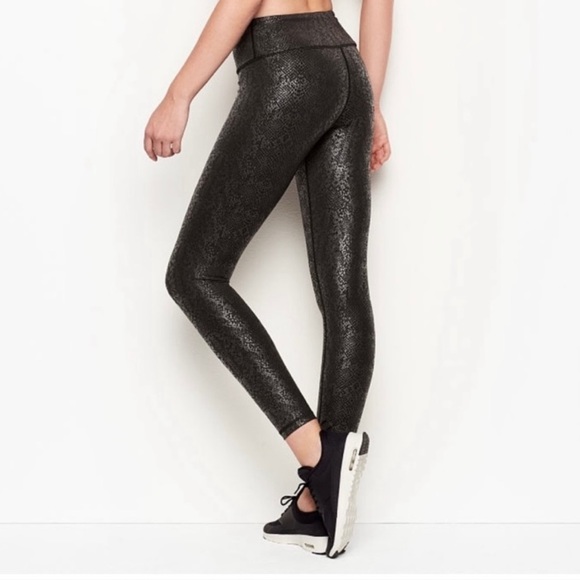 Victoria's Secret Pants - NWOT Victoria’s Secret Knockout Tights Size S Black Snake Foil